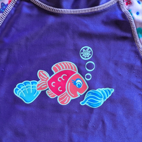 UV Skinz Purple Fish 🐠 Short Sleeve Swim Shirt Rashguard - Girls Size 7 🌞 - Picture 2 of 6